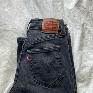 Levi’s Straight Ankle Jeans